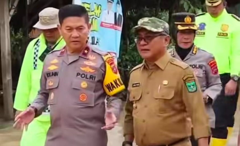 Brigjen Solihin Pimpin Peninjauan Banjir di Ulakan Tapakis, Warga Disokong Bantuan Sembako