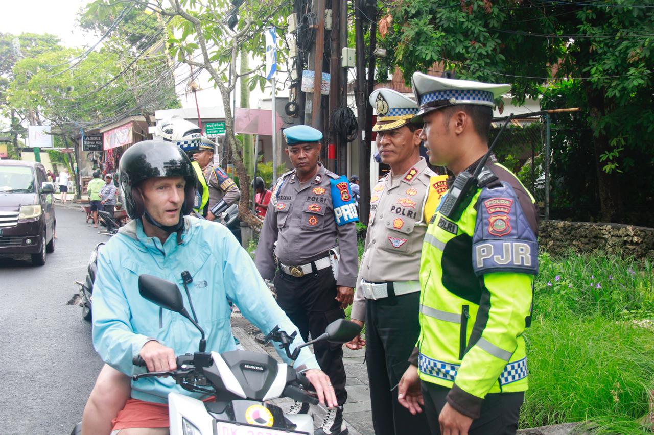 Tertibkan Jalan Raya, Polda Bali Andalkan Hunting Mobile System di Ops Zebra Agung 2025
