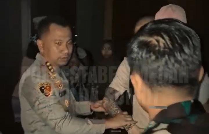 Patroli Malam Kapolrestabes Medan: Dari Posko, Dapur Umum, Hingga Evakuasi Warga Rentan