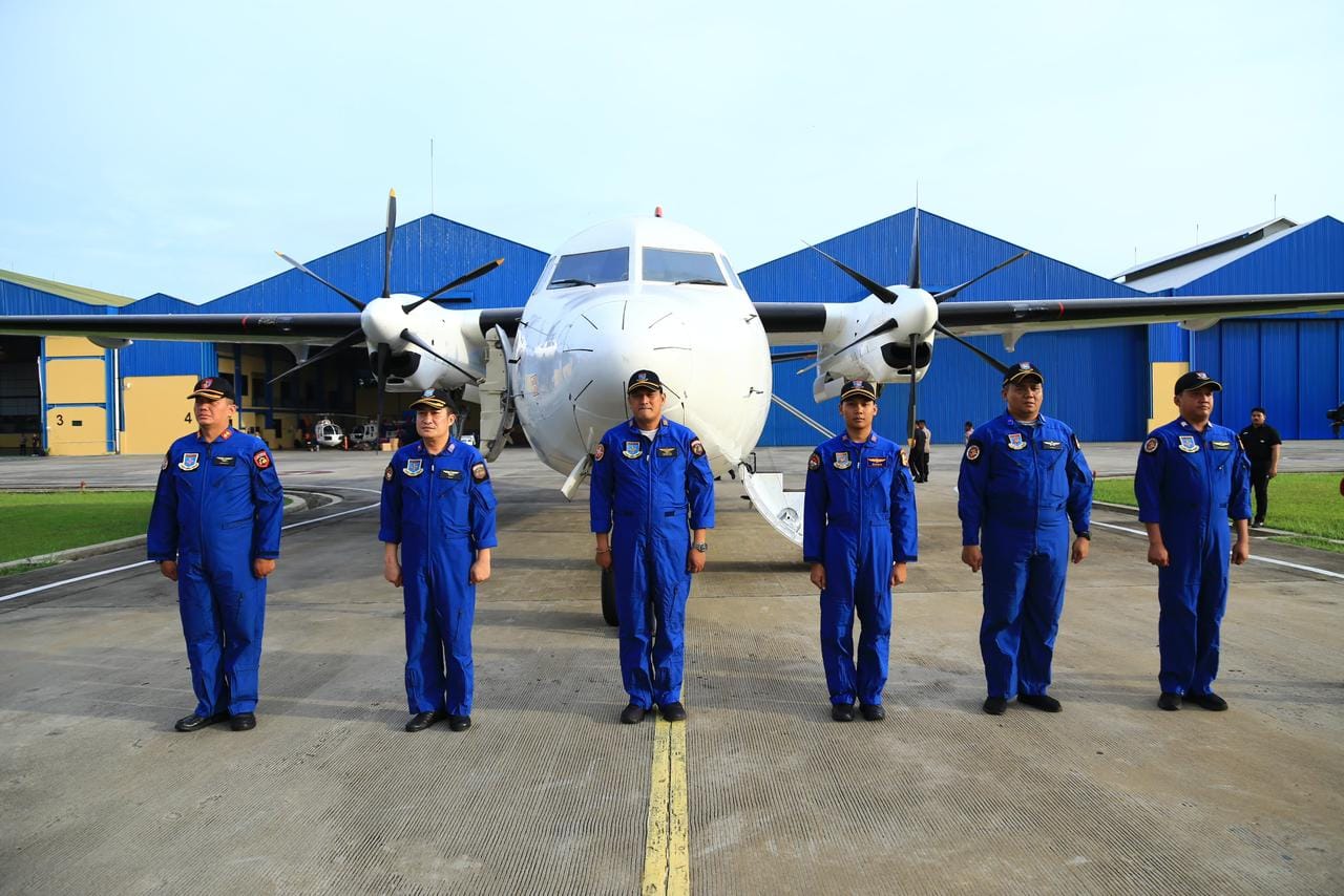Polri Kerahkan Pesawat CN dan Fokker untuk Distribusi Logistik ke Aceh, Sumut, dan Sumbar