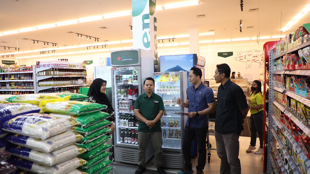 Polda Bali Pastikan Stabilitas Harga Beras di Hari Raya Kuningan Lewat Sidak Gabungan