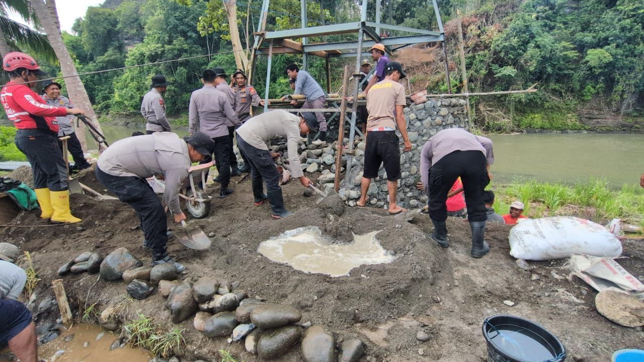 POLRI Bergerak Cepat, Brimob Sulsel Mulai Pembangunan Jembatan Gantung untuk Warga Soppeng