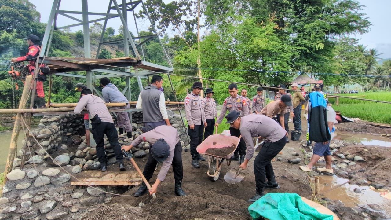 Respon Cepat Pidato Presiden, Satbrimobda Sulsel Wujudkan Pembangunan Jembatan Gantung di Soppeng