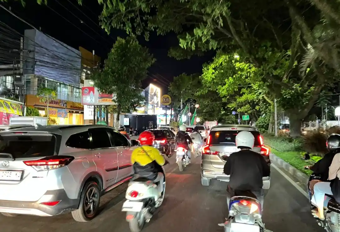 Malang Macet Parah Jelang 2026, Invasi Kendaraan Plat Luar Kota Meningkat