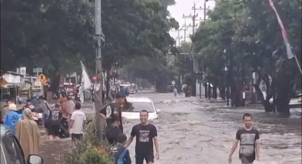 Akses Malang-Surabaya Terhenti Akibat Banjir Besar