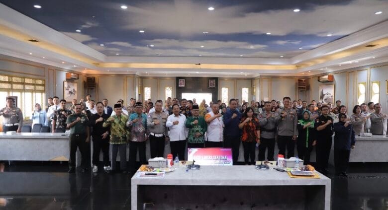 Amankan Nataru 2025/2026, Polresta Malang Kota Kerahkan 300 Personel dan Dirikan 8 Pos