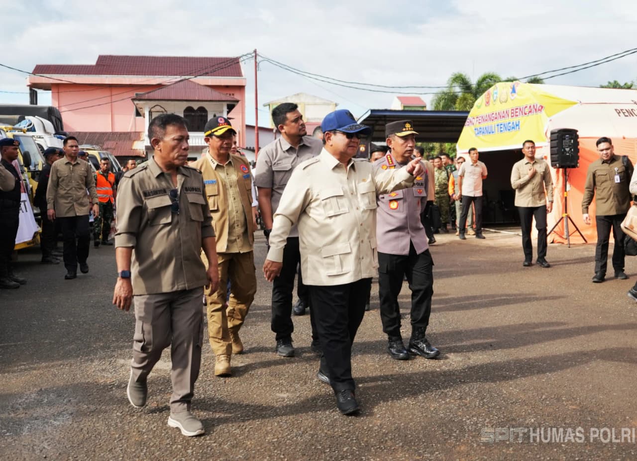 Kapolri Beberkan Arahan Presiden Prabowo Saat Meninjau Korban Bencana di Tapteng
