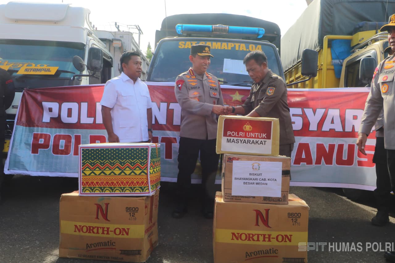 Presiden Prabowo dan Kapolri Tinjau Lokasi Pengungsian Korban Banjir di Tapteng