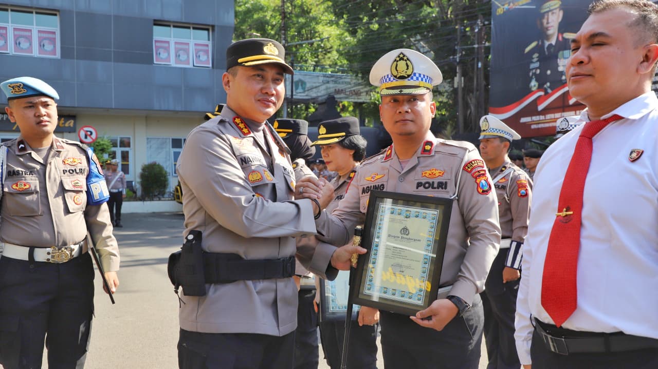 Penghargaan Kapolresta Malang Kota untuk 33 Personel Teladan