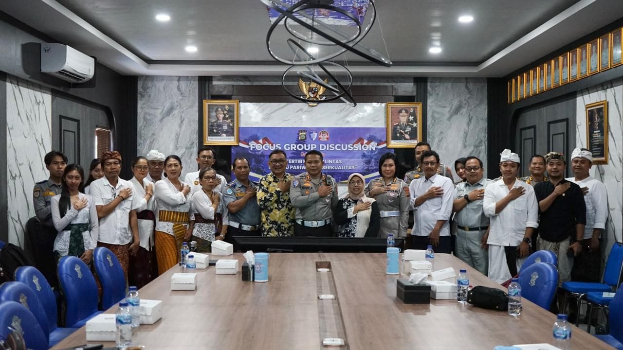 Polantas Menyapa Wisatawan, Kolaborasi Adat dan Teknologi Untuk Pariwisata Berkualitas