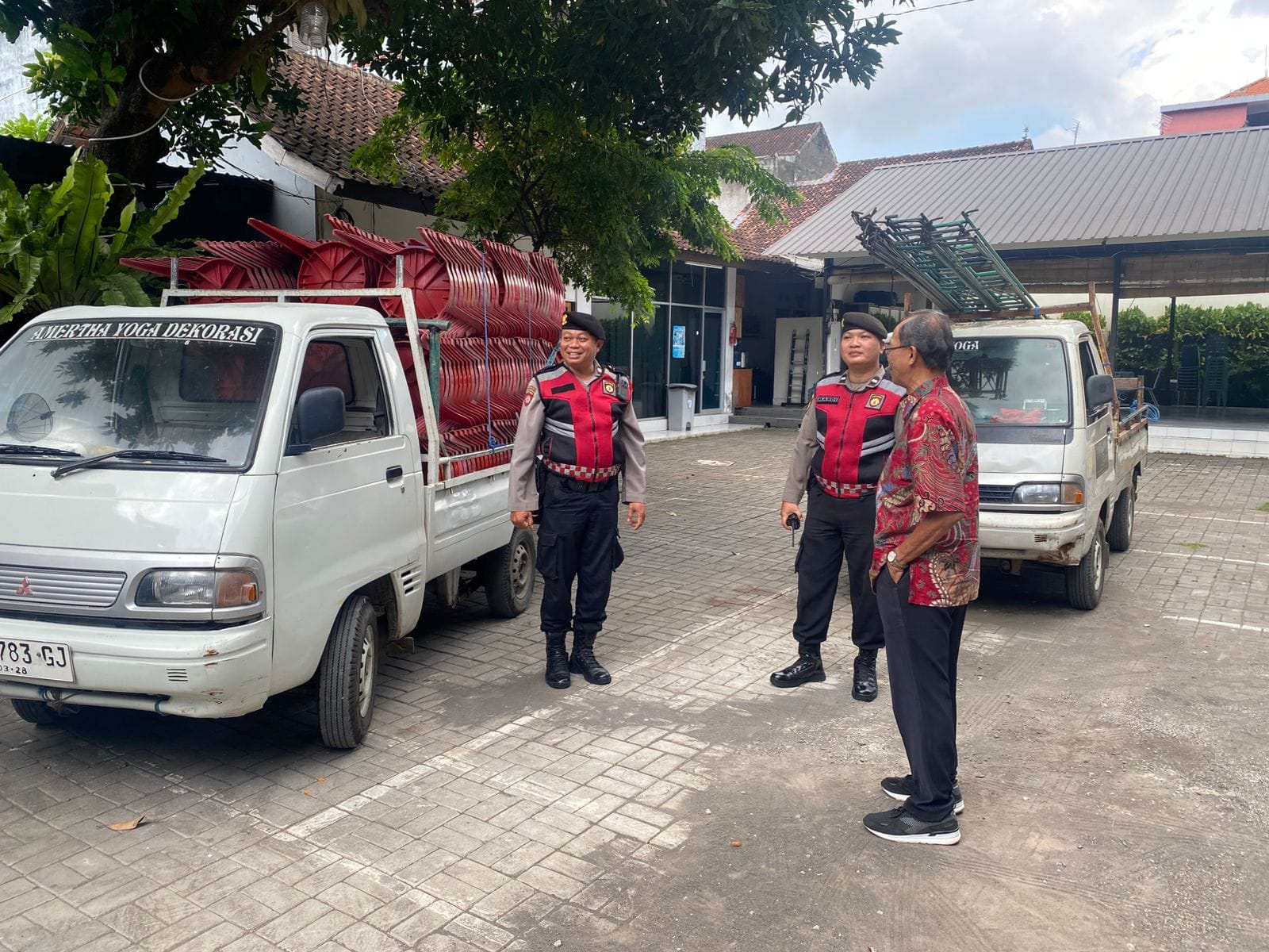Satgas Preventif Subsatgas Pam Obvit Gelar Patroli Dialogis di Gereja dalam Rangka Operasi Cipta Kondisi