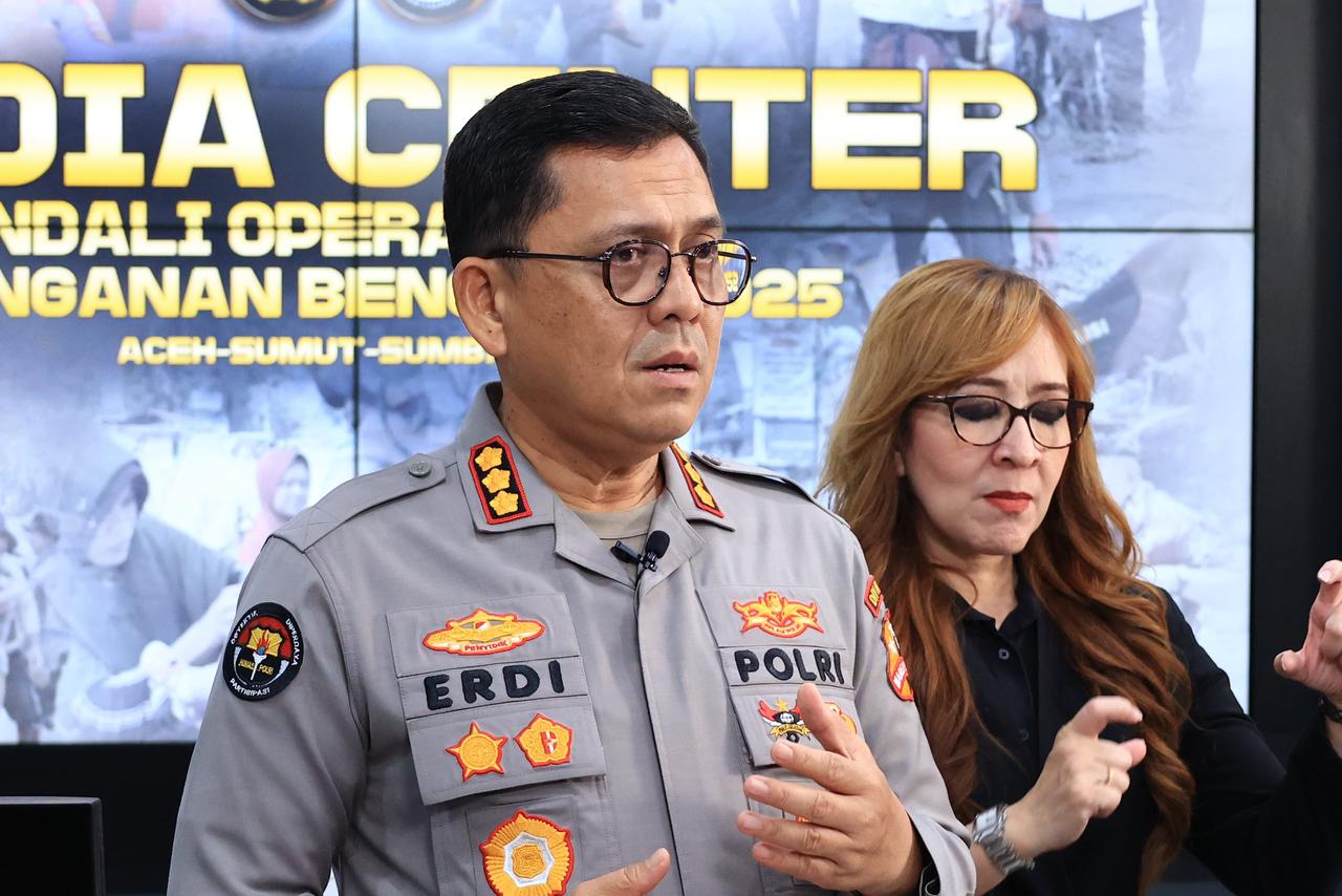 12 Ribu Personel Dikerahkan, Bantuan Polri Tembus 159 Ton untuk Korban Bencana Sumatera