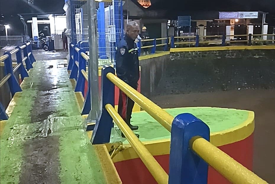 Pak Bhabin Pantau Bendungan Rolak untuk Antisipasi Luapan