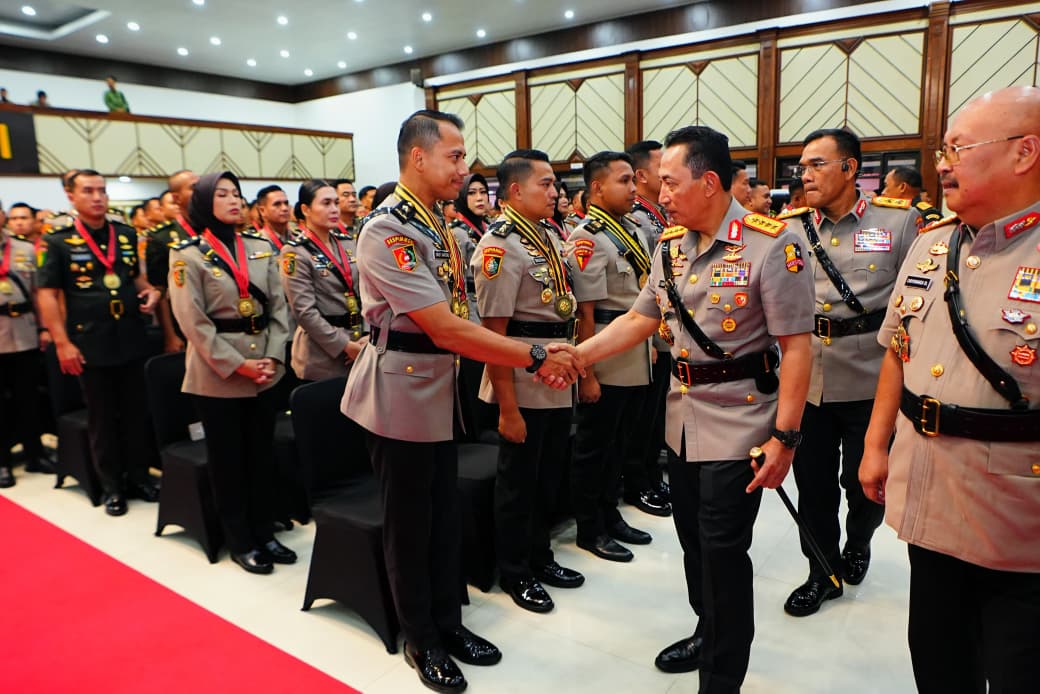 Resmi Ditutup Kapolri, Pendidikan Sespim Polri TA 2025 Berakhir di Lemdiklat Polri