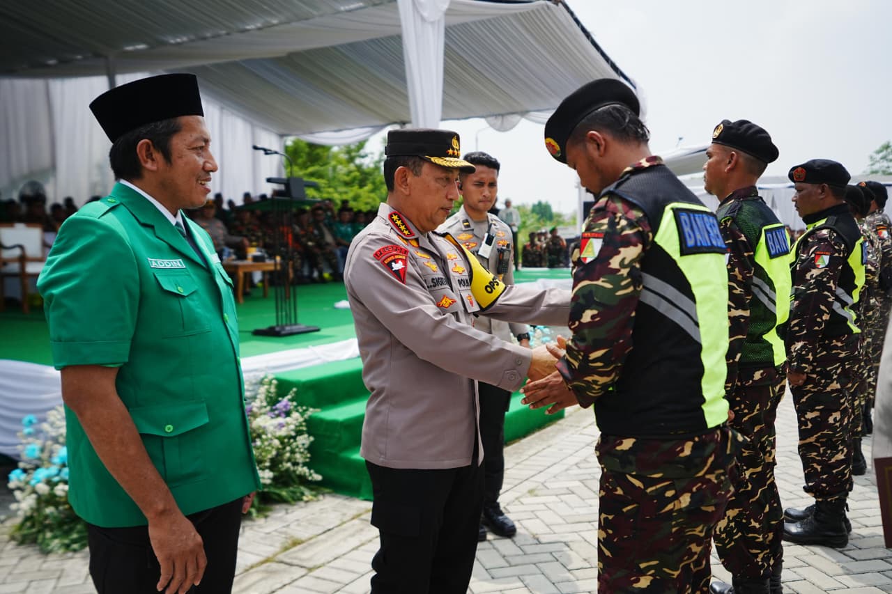 Ribuan Personel Banser Siaga Nataru, Kapolri Pimpin Apel Kebangsaan dan Anugerahkan Riyanto Award 2025