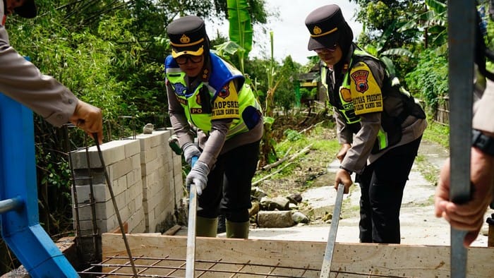 Polda Jateng Bantu Bangun Jembatan di Sragen, Permudah Akses dan Mobilitas Warga