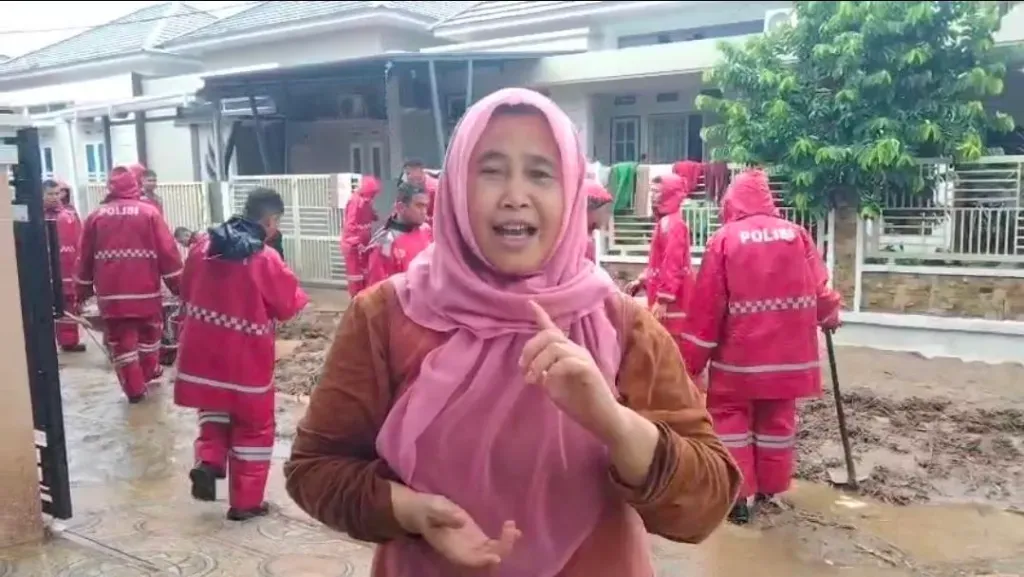 Brigjen Pol Solihin Turun Langsung! Warga Puji Aksi Cepat Polda Sumbar Pulihkan Akses Jalan