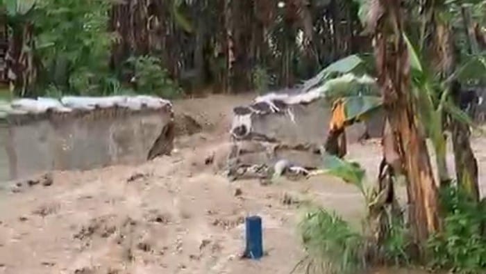 Banjir Melanda Semarang Akibat Tanggul Jebol, Ratusan KK Terdampak