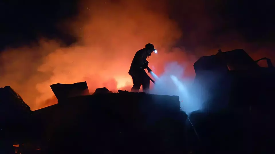 Kebakaran Hebat Landa Pabrik Kayu di Temanggung