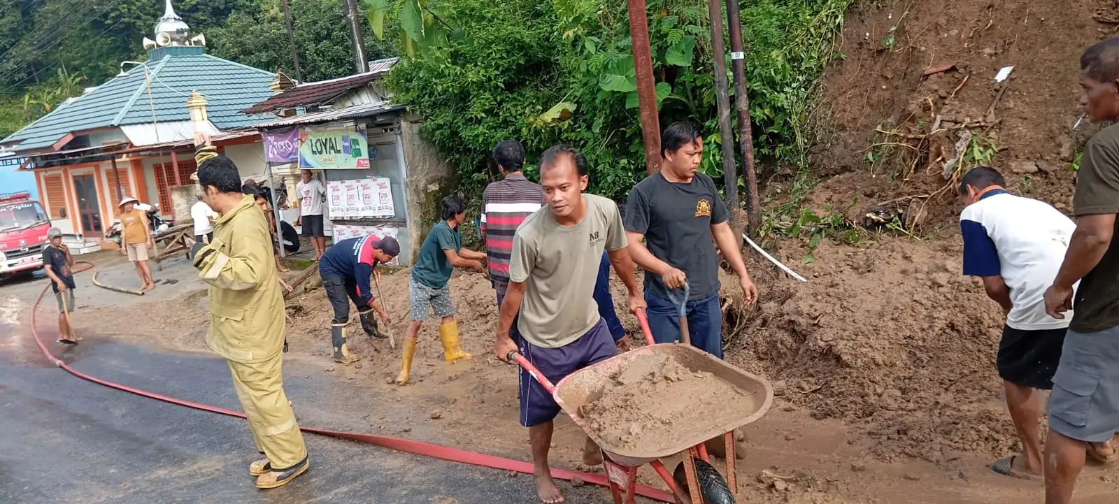 Tebing Longsor di Tirtomoyo Wonogiri, Dua Rumah Terancam Ambruk