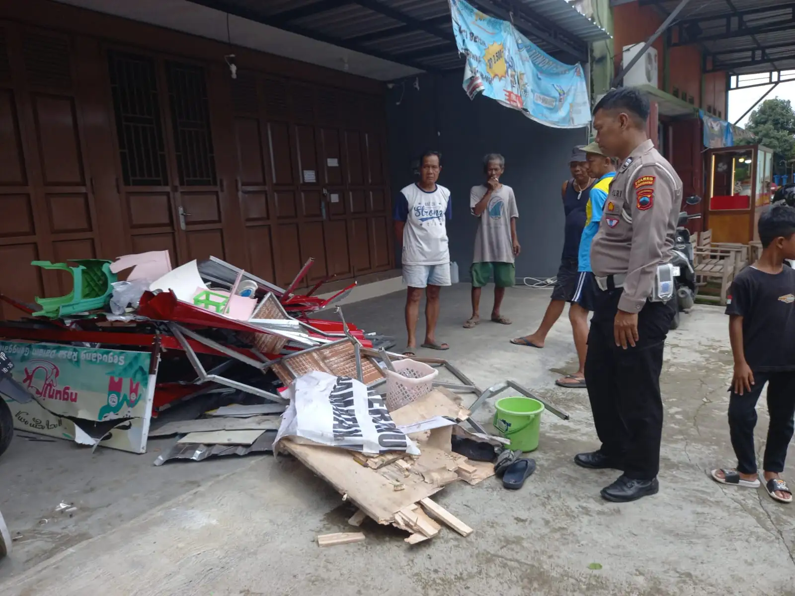 Mobil Pikap Tabrak Pedagang Es Teh di Kebakkramat Karanganyar, 3 Orang Luka