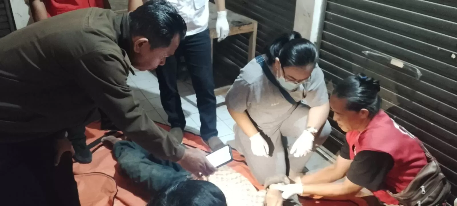 Pria Ditemukan Tewas Tertelungkup di Pasaraya 1 Salatiga