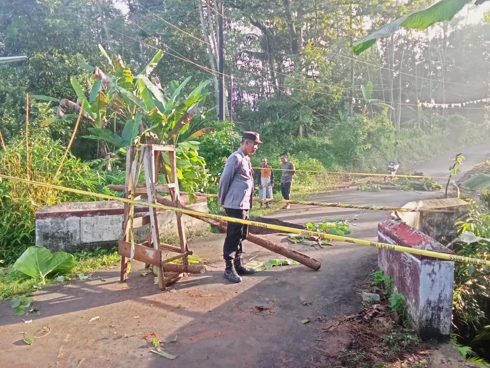 Jembatan Randukuning Doro Pekalongan Ambrol, Akses Ditutup Sementara