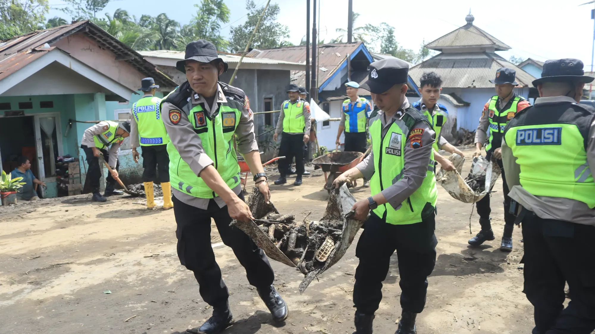 Banjir Bandang Terjang Purbalingga, Polres Siagakan 120 Personel di Dua Kecamatan