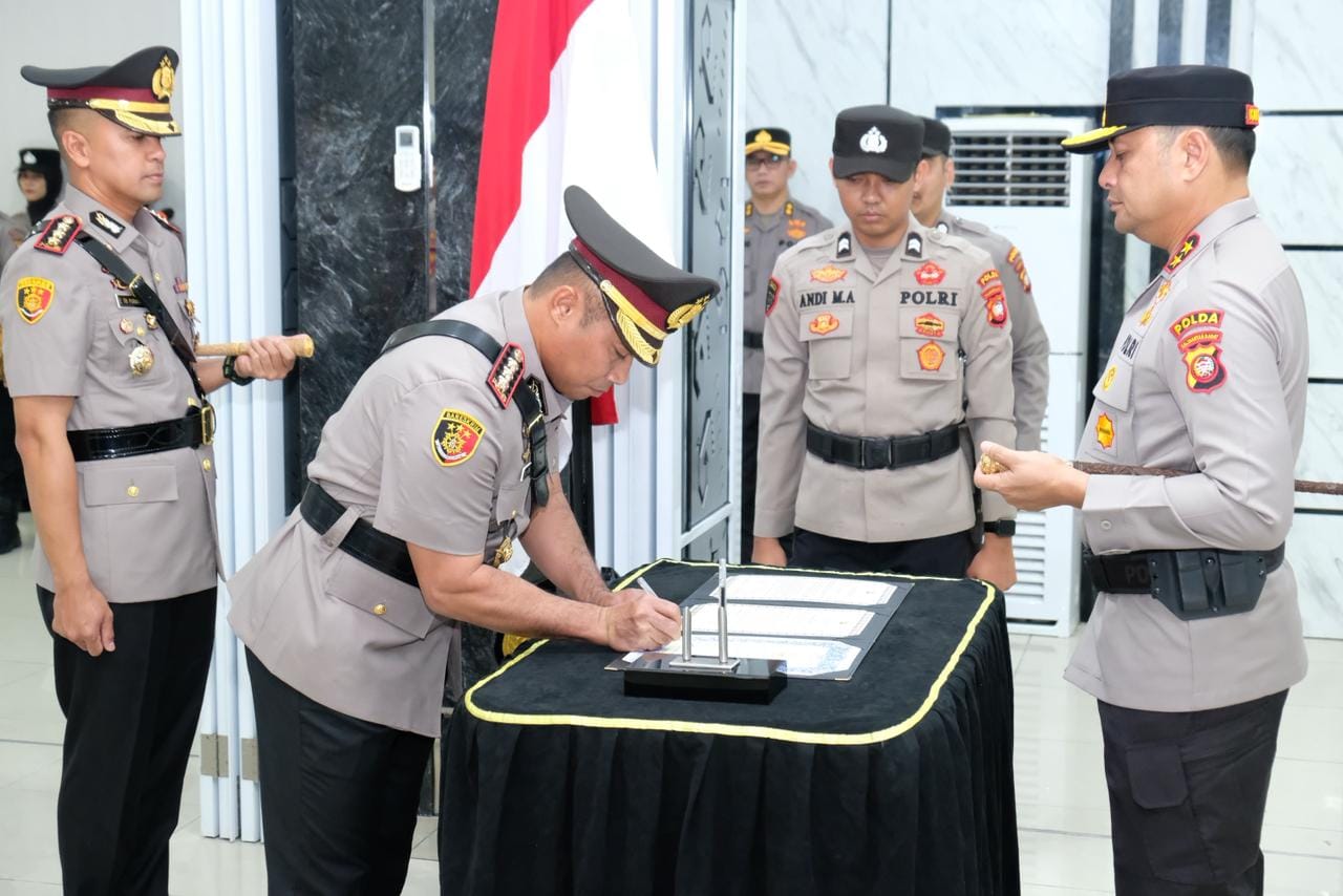 Kapolda Kalbar Pimpin Sertijab Kapolresta Pontianak, Ini Pesan Tegas untuk Pejabat Baru