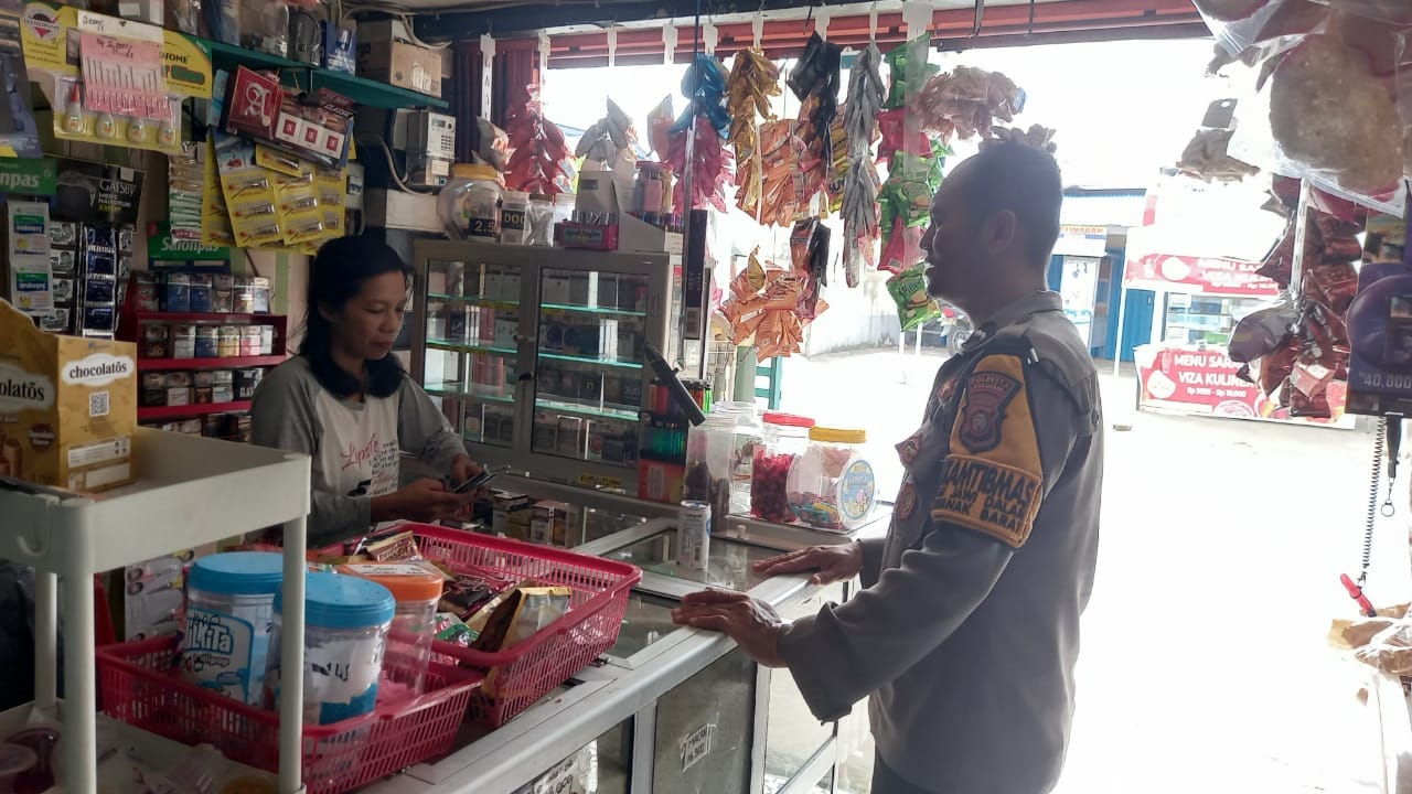 Polisi Datangi Kios Warga, Ingatkan Modus Uang Palsu Saat Transaksi