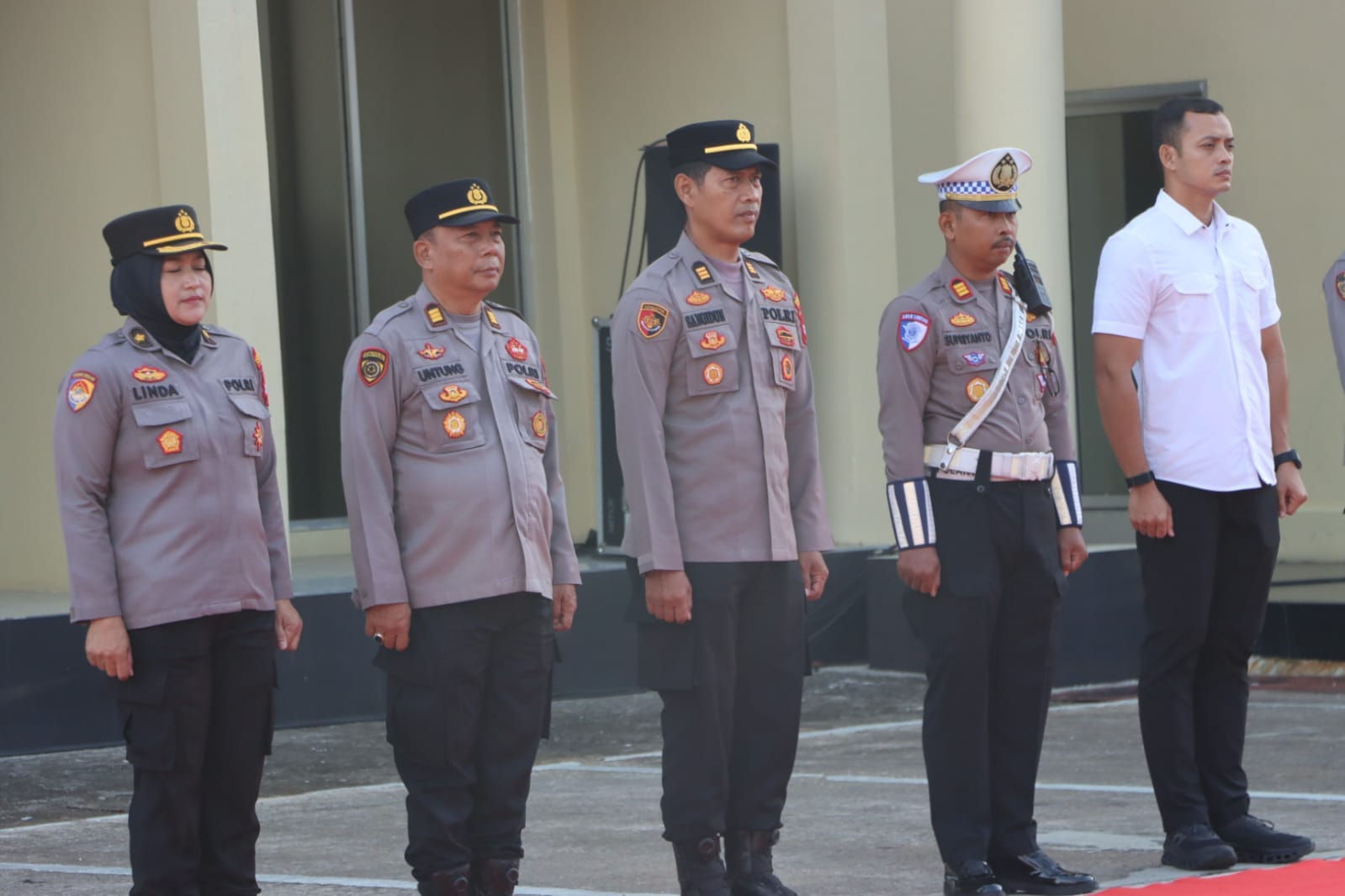 Wakapolresta Pontianak Pimpin Apel Jam Pimpinan, Soroti Kesiapsiagaan dan Etika Bertugas