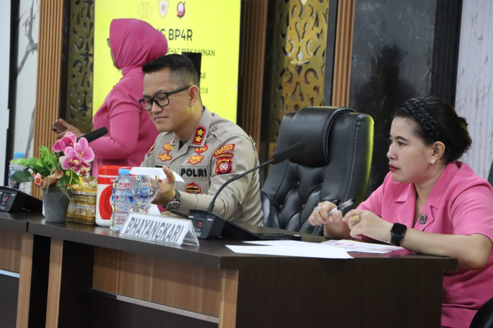 Jelang Nikah, Personel Polresta Pontianak Dibekali Nasehat BP4R dan Bhayangkari
