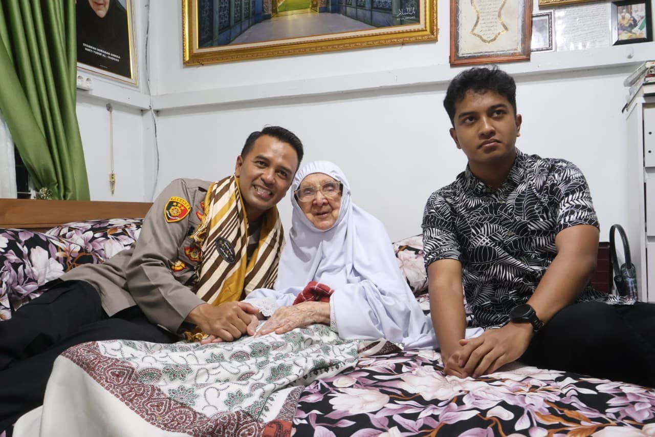 Kunjungan Kapolresta ke Ulama Sepuh Pontianak, Perkuat Komunikasi Jelang Tugas Baru