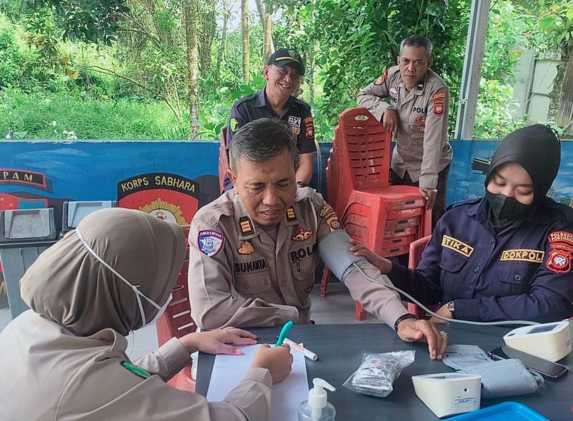 Jemput Bola Kesehatan, Sidokkes Polresta Pontianak Datangi Polsek Jajaran