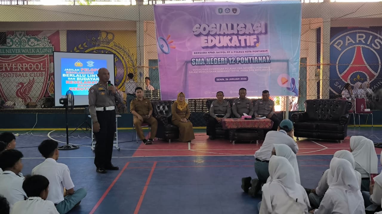 Pelajar SMAN 12 Pontianak Utara Diedukasi Tertib Berlalu Lintas oleh Satlantas