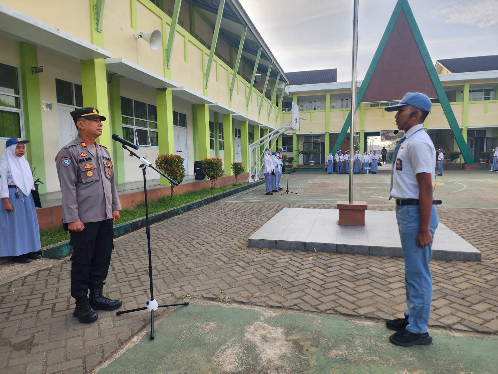 Ciptakan Kamtibmas Kondusif, Sat Binmas Polresta Pontianak Edukasi Pelajar