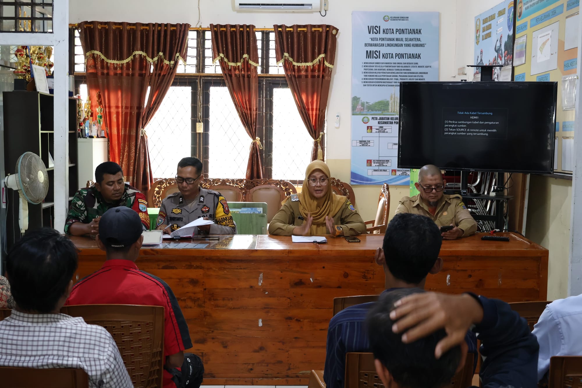 Tiga Pilar Kelurahan Sungai Jawi Gelar Pertemuan Bahas Kamtibmas