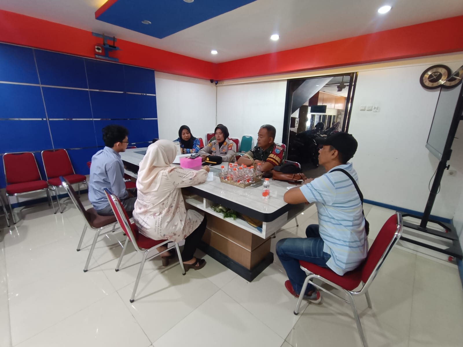 Kapolsek Pontianak Selatan Gandeng Forkopimcam Sosialisasikan Bahaya Karhutla ke PT Bhakti Karya Mandiri