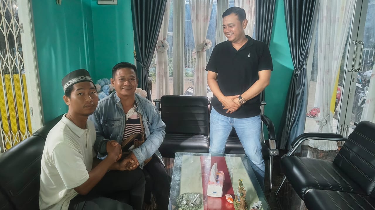 Bhabinkamtibmas Parit Mayor Laksanakan Mediasi Permasalahan Warga