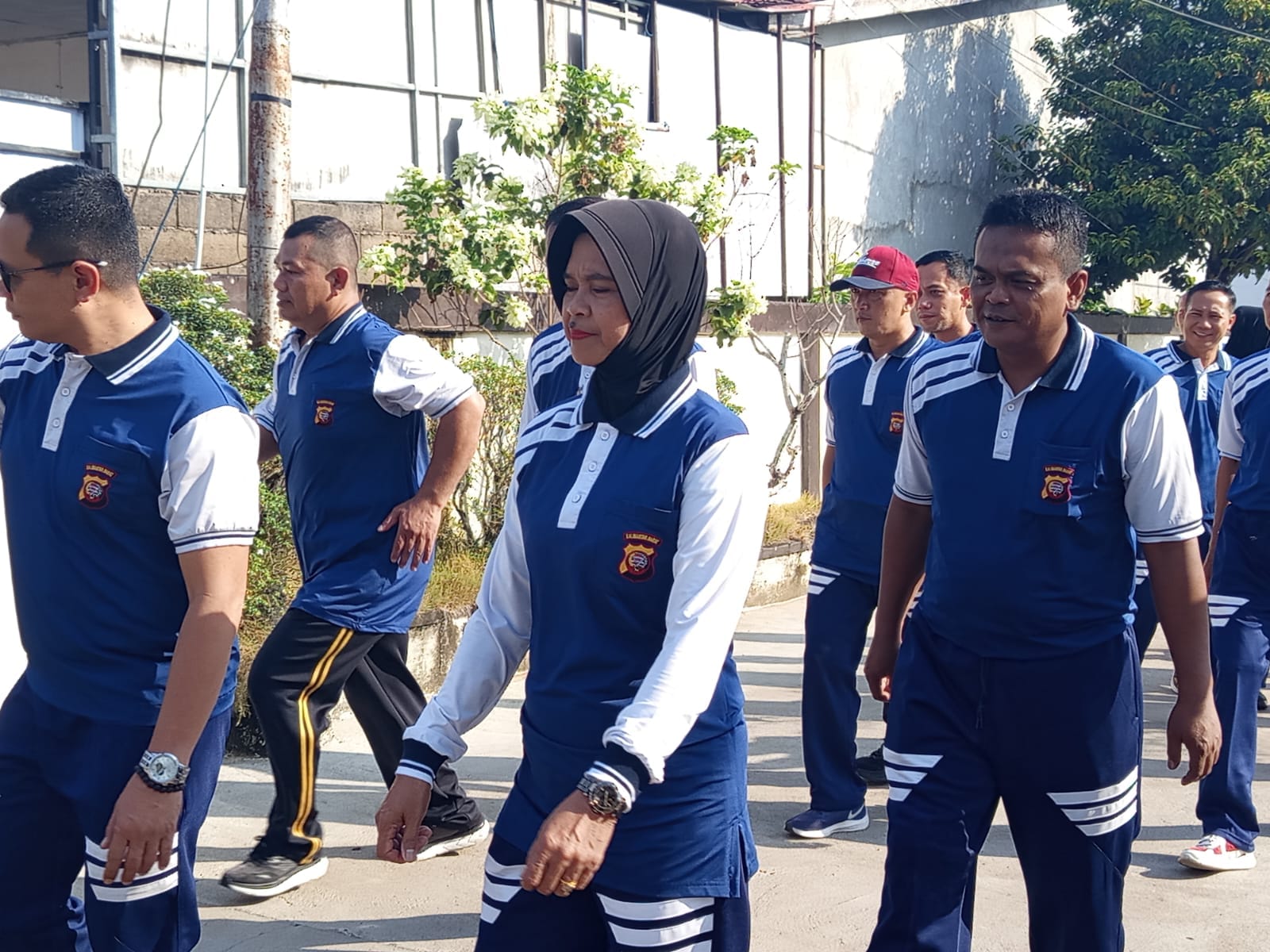 Jalan Kaki Bareng, Cara Polsek Pontianak Kota Rawat Kebugaran dan Kekompakan