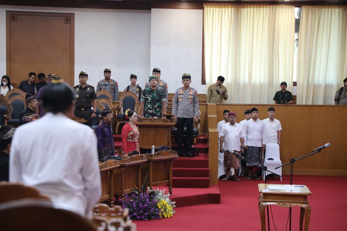 Wakapolda Bali Hadiri Pengucapan Sumpah/Janji PAW Anggota DPRD Provinsi Bali