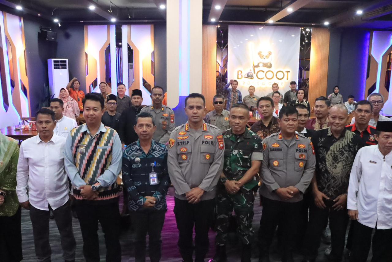 Jumat Curhat Polresta Pontianak, Polisi Nongkrong Bareng Warga Bahas Keamanan Lingkungan