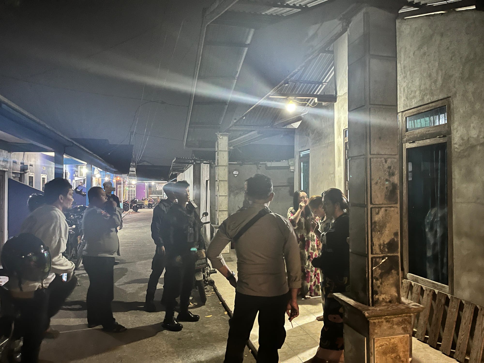 Aparat Kepolisian Amankan Lokasi Keributan di Pontianak Timur