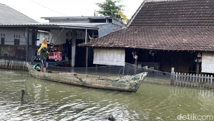 Dua Pekan Pascabanjir, Ribuan Warga dari 60 Desa di Pati Masih Mengungsi