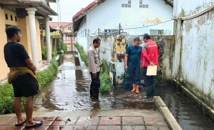 Banjir Merah Seperti Sirup Viral di Pekalongan, Ini Penjelasan Lurah Simbang Kulon