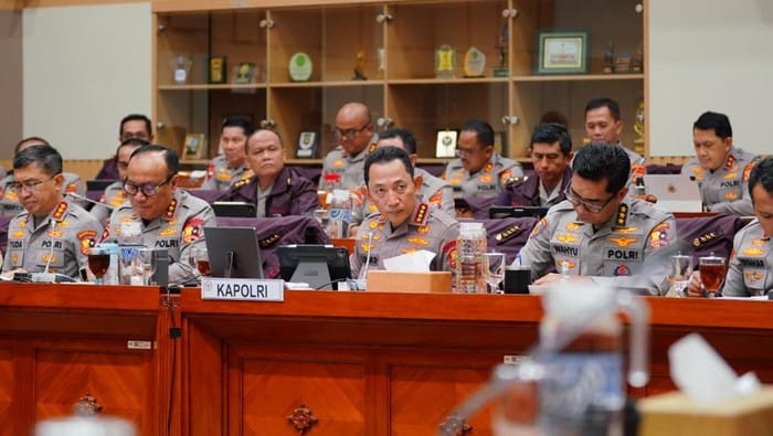 Paparan Kapolri di DPR: YKB Asuh Puluhan Ribu Siswa, SMA KTB Diserbu 17 Ribu Pendaftar