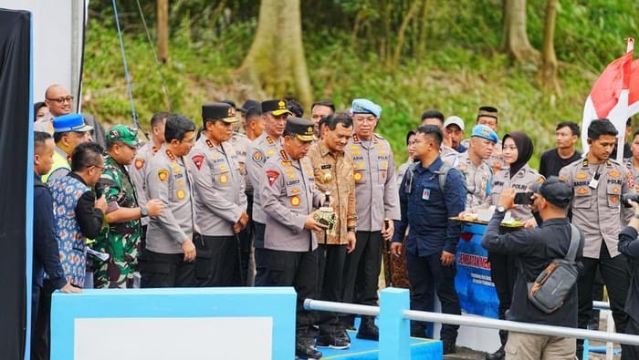 Kapolri Resmikan 19 Jembatan Merah Putih Presisi di Jateng, Mobilitas Warga Kian Lancar