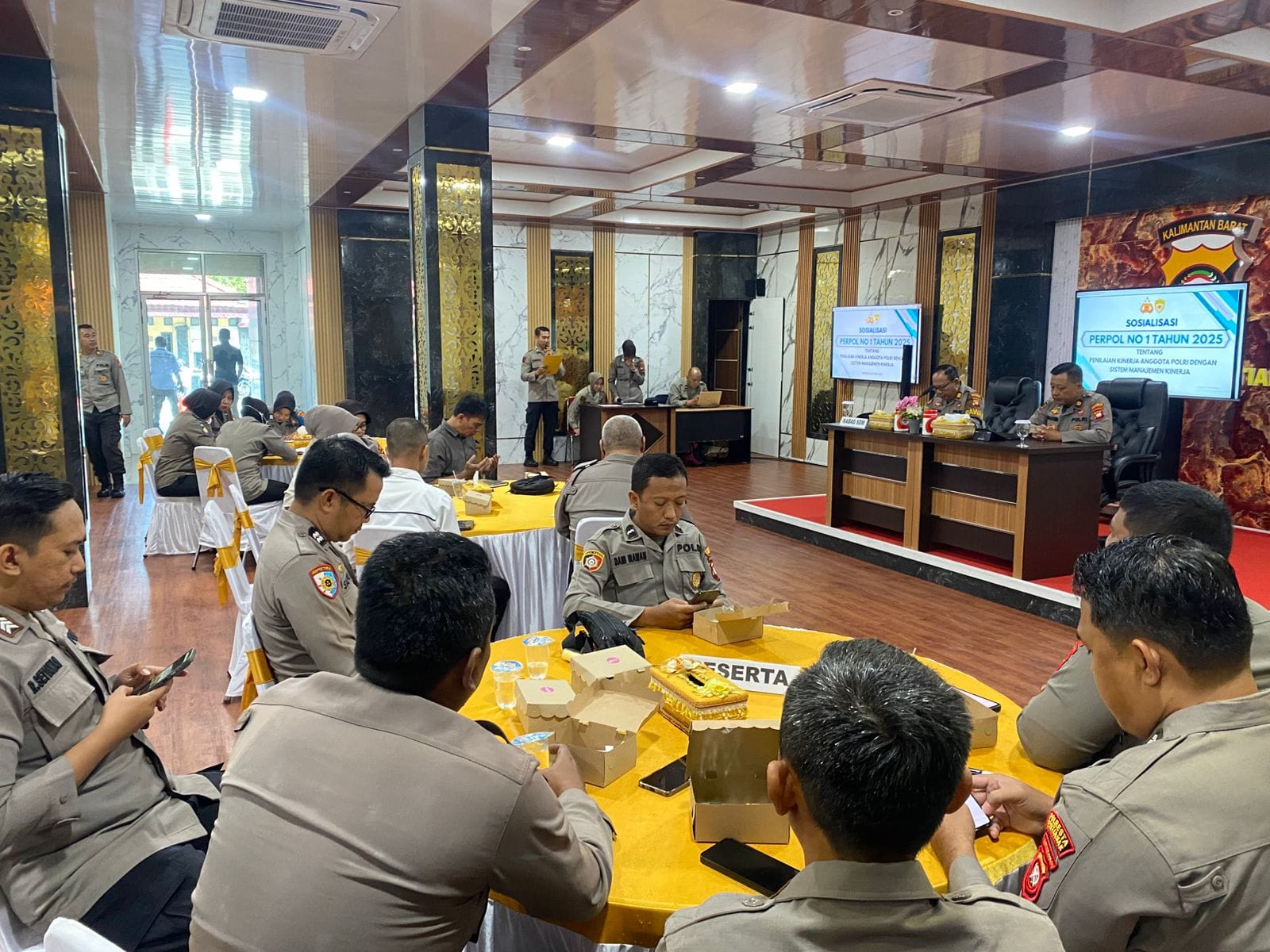 Ops Keselamatan Kapuas 2026 Digelar di Pasar Siantan, Petugas Berikan Sosialisasi