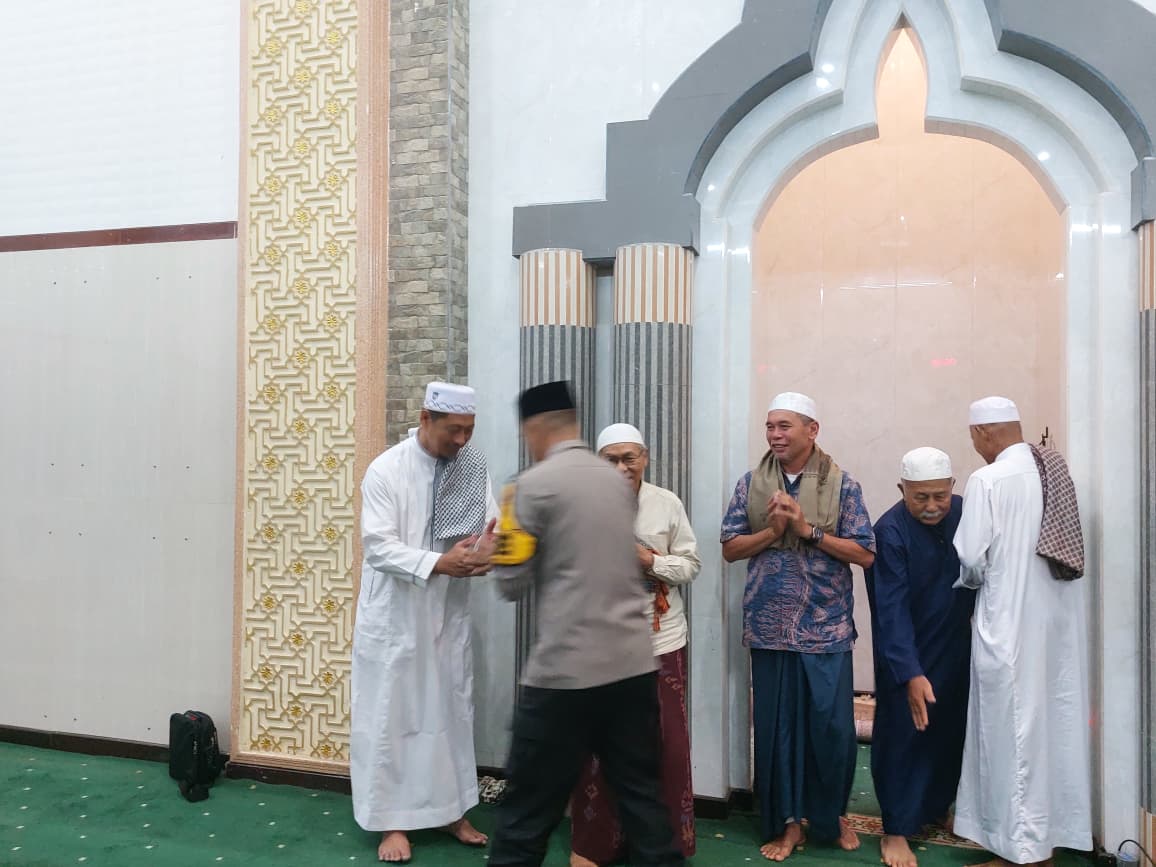 Dari Masjid Al Hikmah, Kapolresta Pontianak Gaungkan Pesan Keamanan dan Kebersamaan di Bulan Suci