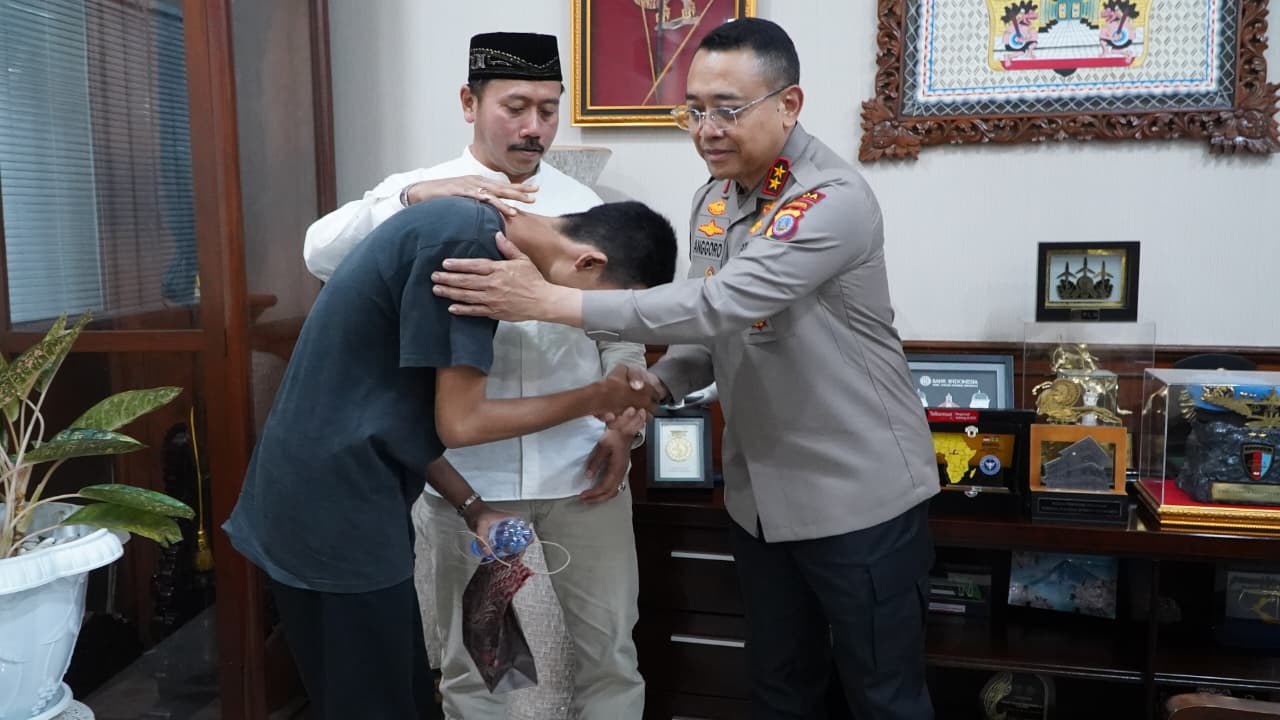 Aksi di Depan Mapolda DIY Telah Kondusif, 3 Mahasiswa Yang diamankan Diserahkan Ke Pihak Rektorat